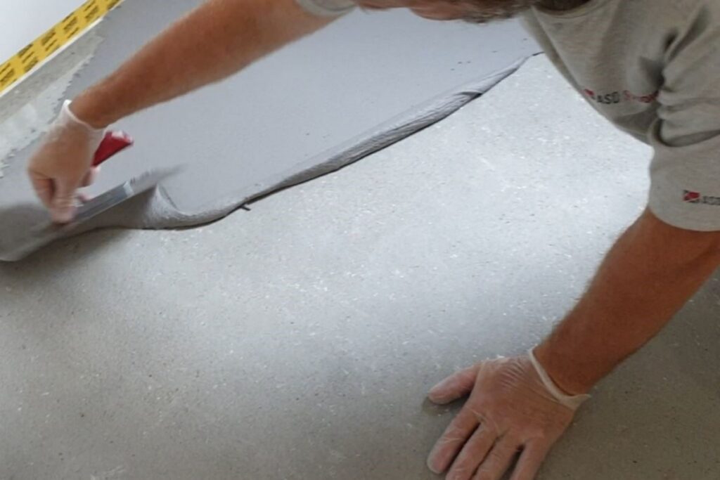 Podłoga z mikrocementu Base 1 warstwa