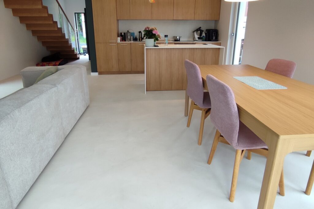 Podłoga z mikrocementu